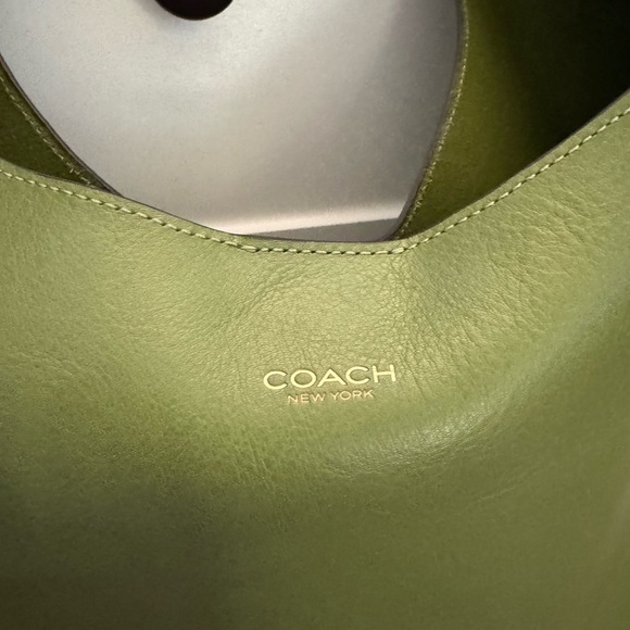 Green Coach Brooklyn (largest size) - Picture 2 of 9